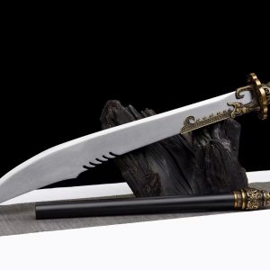 long dao broadsword大朴刀 不开刃可拆卸 编号：201956（裸刀） 全长：118cm 刃长：60cm 柄长：58cm 最宽处：7cm 厚度：0.5cm 重约：1.9kg 刃材：高锰钢 柄材：不锈钢管 备注： 产品存在误差 以实物为准